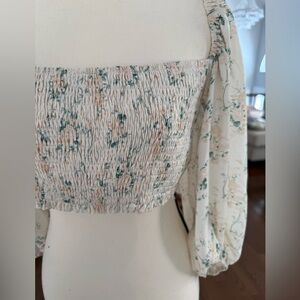 Et Clet Beautiful Balloon Sleeve Floral Smocked Off-Shoulder Crop Top